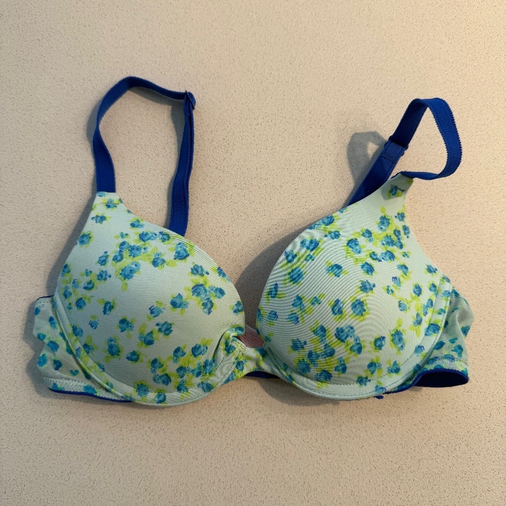 Victoria’s Secret PINK Wear Everywhere Blue Floral Push-Up Bra – 32AA